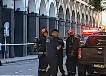 Explosión al manipular un paquete en la escuela de Gendarmería reabre la alerta por envíos diferidos y fallas de control interno