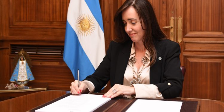 Explota la interna con Villarruel!!!: la Casa Rosada la acusa de favorecer al PJ y evalúa quitarle la lapicera de las comisiones del Senado