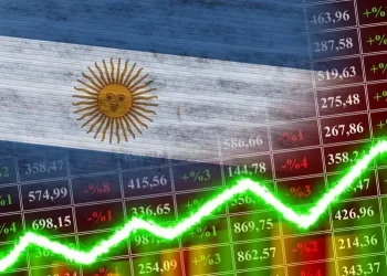 La economía cerró 2025 con un alza de 4,4% y hay sectores que aguardan recuperación