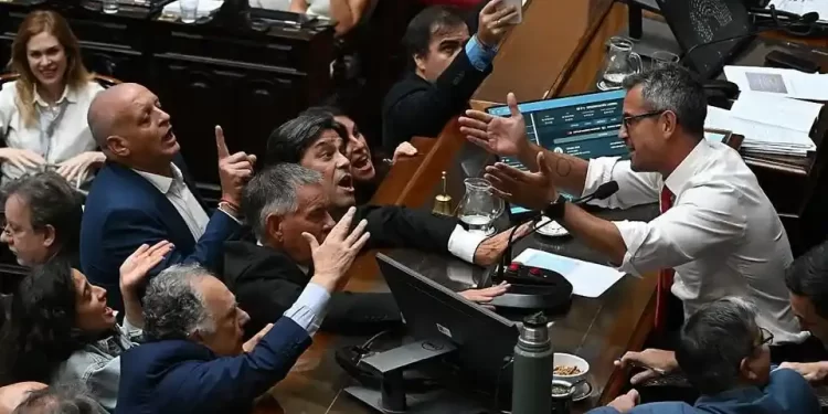 Así votaron: los aliados que blindaron la reforma laboral y las grietas que expuso la sesión