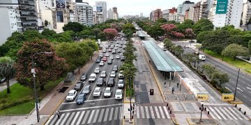 Transporte en jaque por el paro de la CGT: trenes y subtes paralizados, colectivos con servicio parcial y auge de aplicaciones