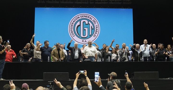 La CGT endurece su postura y evalúa un paro general para coincidir con el debate de la reforma laboral en Diputados