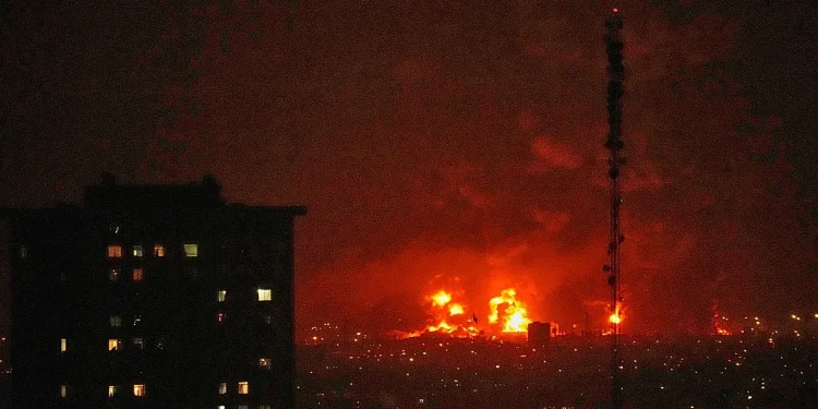 Washington amenaza con “un infierno” a Irán y endurece la presión para forzar un alto el fuego