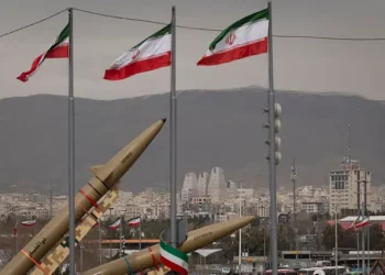 Estados Unidos e Israel intensifican los ataques contra infraestructura militar iraní mientras crecen las tensiones internacionales. La reacción de China y Rusia.