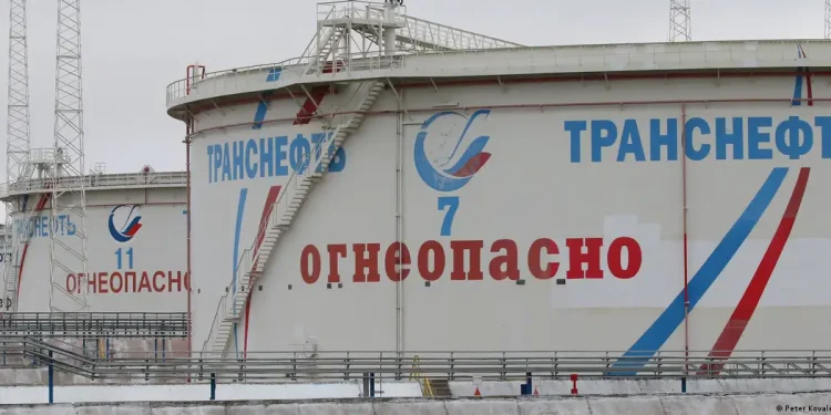 Ucrania golpeó dos bases petroleras rusas y busca cortar una caja clave de la guerra del Kremlin