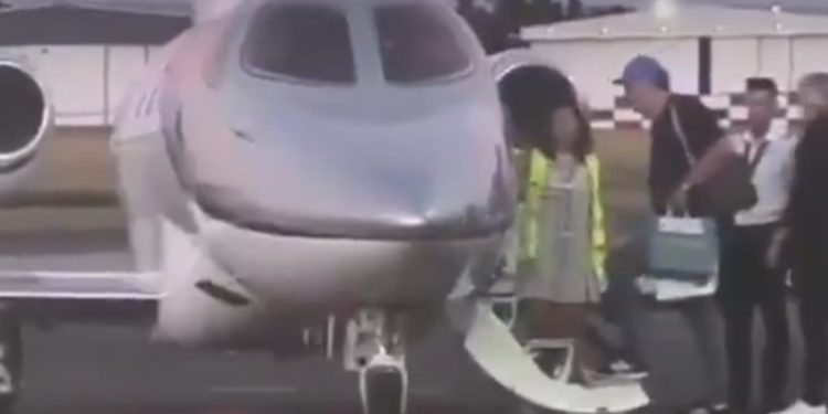 La Justicia va por la ruta del dinero del vuelo de Adorni y cerca el circuito de firmas, cuentas y facturas