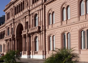 La Rosada busca una tregua interna mientras Karina avanza sobre la SIDE