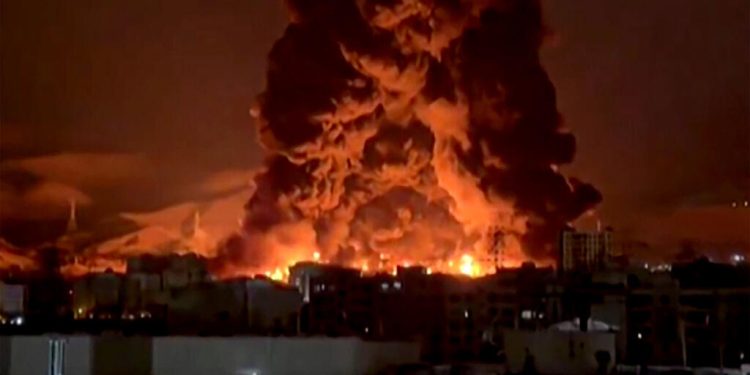 El petróleo supera los 100 dólares por la guerra con Irán y crecen los temores de una crisis energética global