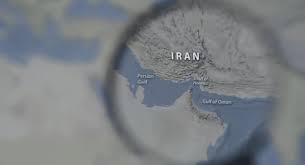 Irán vuelve a extorsionar al mundo con Ormuz y amenaza con castigar la energía regional