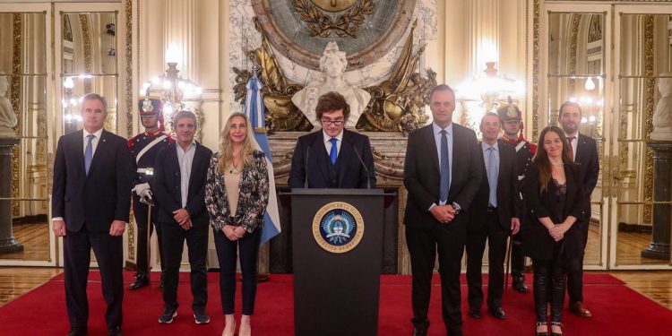 Milei celebró el fallo por YPF y cargó contra Cristina Kirchner y Kicillof