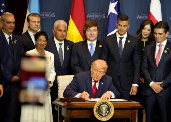 Milei se comprometió ante Trump en Miami, junto a una coalición anticárteles, a combatir al narco y contener a China