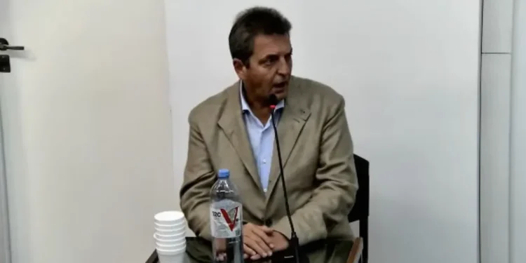 Massa quedó expuesto en el juicio por Sueños Compartidos: negó recordar cheques y terminó enfrentado con su propia firma. Video impactante.