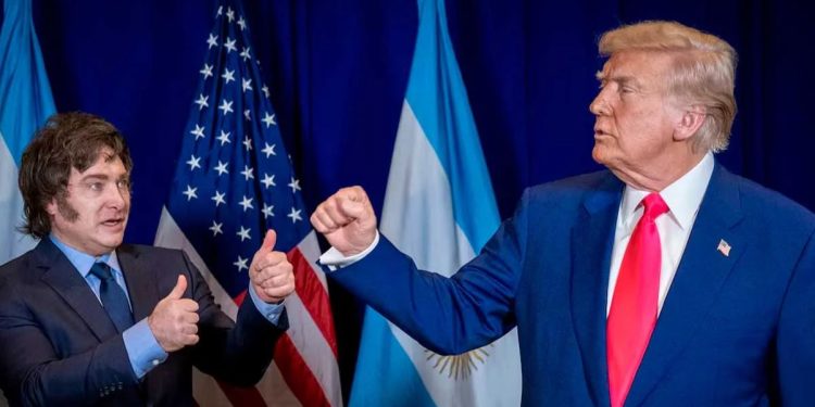 Argentina celebra y se alinea con Estados Unidos e Israel tras la muerte de Ali Khamenei y ponee a la AMIA en el centro del reclamo