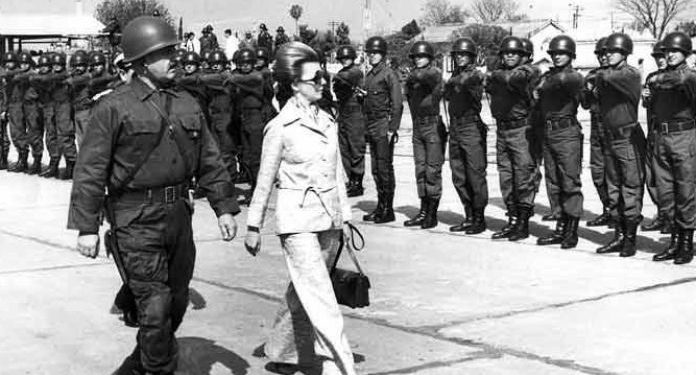 24 de Marzo: El gran simulacro de la entrega y la estafa del relato.