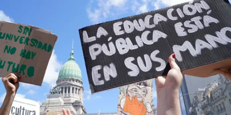Otro paro que vuelve a golpear a los argentinos y reabre la disputa por las cajas universitarias