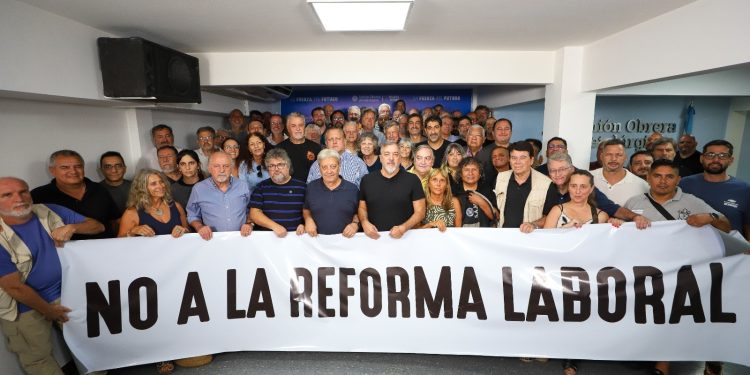 Freno judicial de un juez K a la reforma laboral: el viejo fuero vuelve a la carga y reabre la pelea por la “industria del juicio y business”