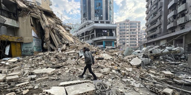 Trump amenaza con “la destrucción total” de Irán mientras Israel intensifica los bombardeos sobre Teherán