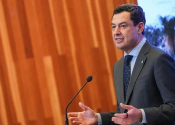 Moreno adelanta la pulseada andaluza y llama a votar el 17 de mayo con la estabilidad como bandera