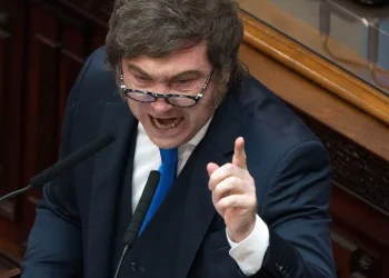 Milei prometió un “año calendario de la reforma”, defendió la apertura y tensó al máximo el clima político en el Congreso