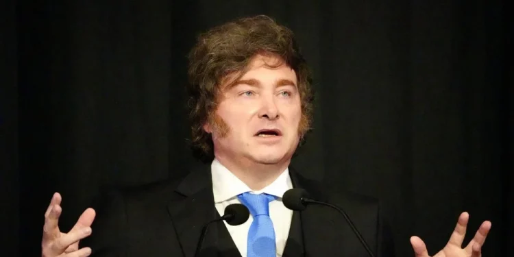 Milei habló de una “gran oportunidad” para la Argentina en Córdoba y evitó referirse al caso Libra