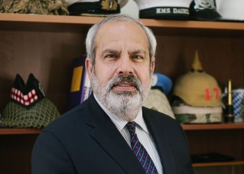 Atención: En Chile no nombraron a un contador público en Inteligencia sino a  un marino con perfil operativo y experiencia estratégica