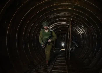 Tuneles y armamento: Israel golpeó el corazón subterráneo de Hezbolá en Qantara