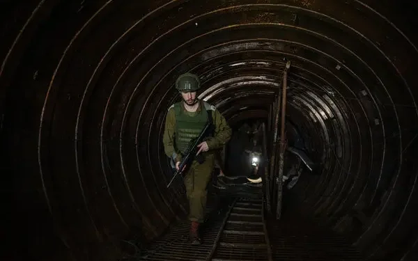 Tuneles y armamento: Israel golpeó el corazón subterráneo de Hezbolá en Qantara