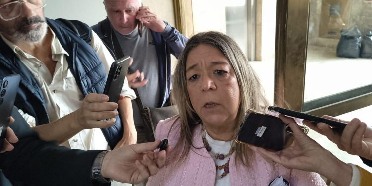 La escribana volvió a la fiscalia, entregó papeles y se negó a explicar 7 visitas a la Rosada porqué a Adorni no le gustaría