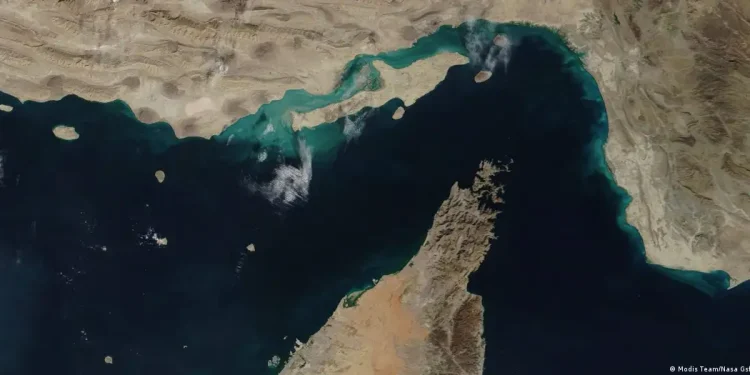 Hormuz al rojo vivo: casi 40 países cercan a Irán y evalúan sanciones para forzar la reapertura