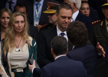 Adorni resiste, pero el ruido interno y el malhumor económico ya sacuden al oficialismo