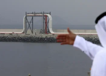 Emiratos abandona la OPEP, el petróleo vuelve a subir y hace sentir el fuego de Ormuz