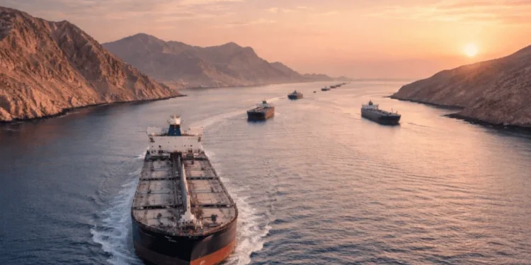 Ormuz bajo fuego: Irán reabre la amenaza y ataca petroleros