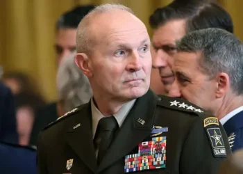 Terremoto en el Pentágono: Trump echo al jefe del Ejército para imponer una cúpula más alineada