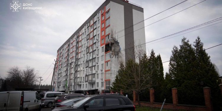 Rusia golpea de día para matar más civiles y torpedea la tregua de Semana Santa