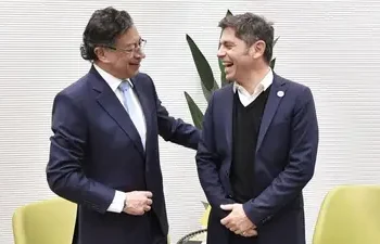 Kicillof se abraza al eje progresista,narco e irani, en una gira con fuerte sello ideológico