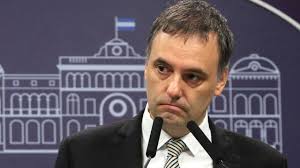 Las respuestas de Adorni muestran lo que esconde: patrimonio “confidencial” y más interrogantes que certezas