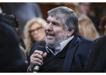 Mayans va contra Adorni pidiendo su juicio político, pero el oficialismo cierra filas