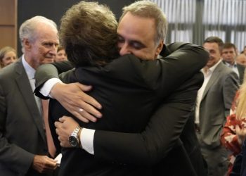 Adorni ya complica al Gobierno: Gobernadores y PRO piden una salida urgente