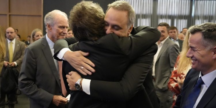 Adorni ya complica al Gobierno: Gobernadores y PRO piden una salida urgente