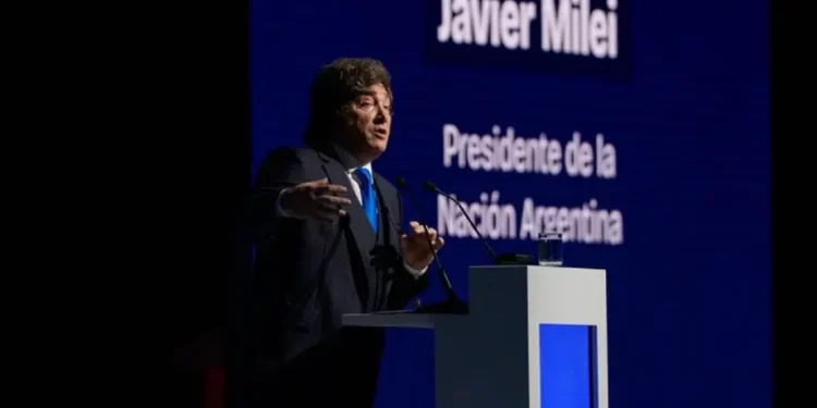 Milei pidió paciencia en AmCham y ratificó que no cambiará el rumbo económico. “Si no resolvemos los problemas nos vamos a casa”