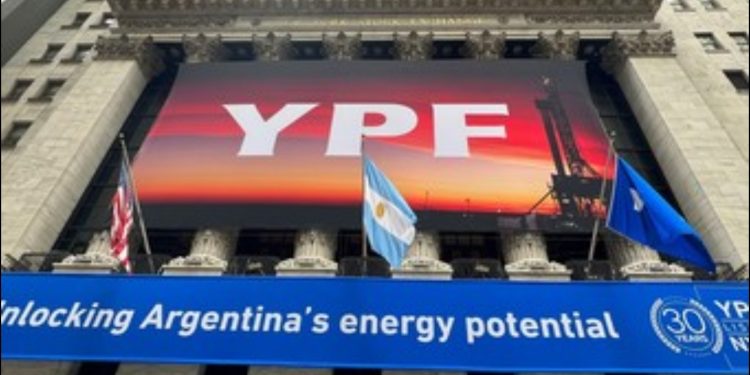 Fallo clave por YPF: alivio judicial, caída del riesgo país y nueva señal favorable para los mercados