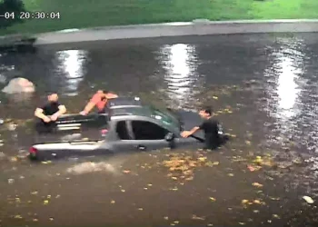 Tucumán bajo el agua: tres muertos, rutas cortadas y otra postal de desprotección ante el temporal. Córdoba afectada