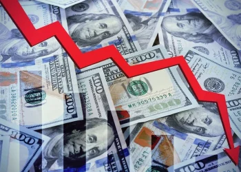 El dólar baja hace seis meses, perfora los $1.400 y el blue queda más barato