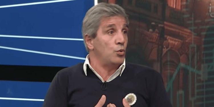 Caputo salió a blindar los créditos del Banco Nación y cerró filas con Adorni en medio del desgaste oficial