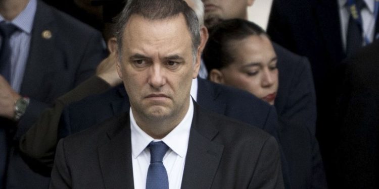 Ya declaran las jubiladas de los USD 200 mil y ponen a Adorni ante otra prueba delicada