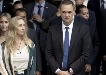 Adorni ya divide al Gobierno y el 29 de abril, día del animal, asoma como prueba de fuego