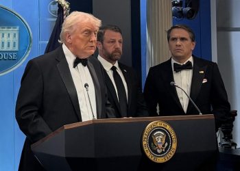 Atentado en Washington: Ex FBI cuestiona el perímetro. Hace 40 años intentaban asesinar a Regan en mismo lugar y Tramp debió escapar.