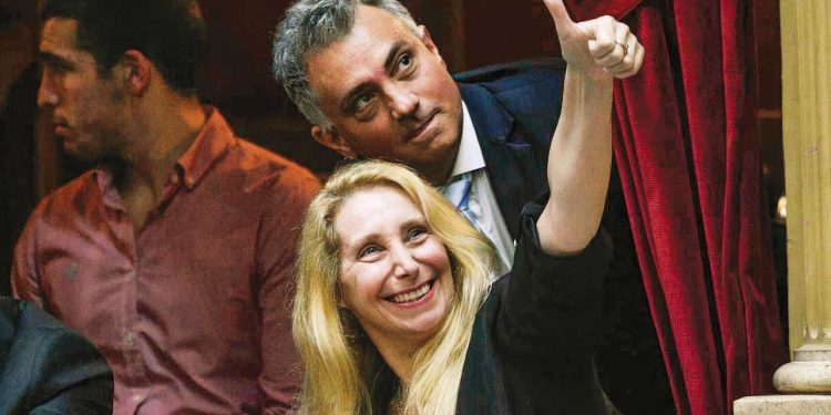 Pareja asoma en la Bicameral y el oficialismo busca ordenar la inteligencia desde el Congreso