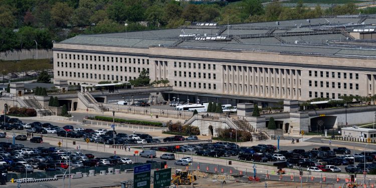 Trump desclasifica archivos sobre la existencia de ovnis: publican registros inéditos de misiones Apolo y reportes del FBI