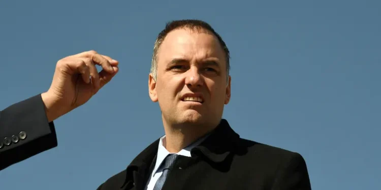 La Justicia cerca a Adorni y evalúa citarlo a indagatoria antes de la feria judicial